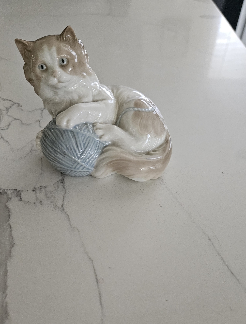 Lladro Nao Ceramic Cat Figurine with Blue Yarn - Decorative Pets Cat Accent